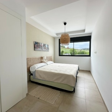 Modern and stylish 3-bedroom apartment in El Campanario Hills, Estepona Picture 8