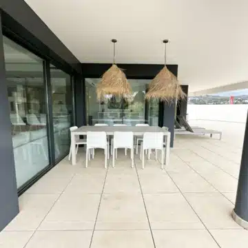 Modern and stylish 3-bedroom apartment in El Campanario Hills, Estepona Picture 1