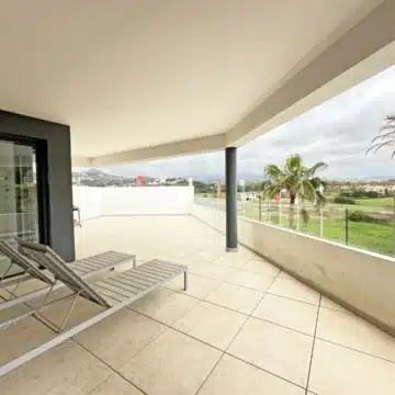 Modern and stylish 3-bedroom apartment in El Campanario Hills, Estepona Picture 20