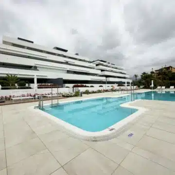 Modern and stylish 3-bedroom apartment in El Campanario Hills, Estepona Picture 24
