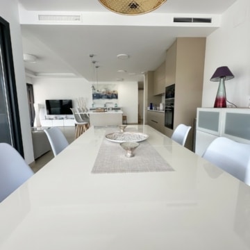 Modern and stylish 3-bedroom apartment in El Campanario Hills, Estepona Picture 10