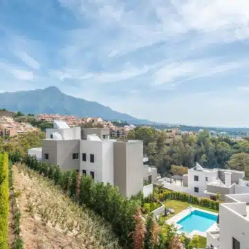 Brand new lakeside groundfloor apartment with stunning sea views in Nueva Andalucia, Marbella Picture 13