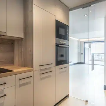 Brand new lakeside groundfloor apartment with stunning sea views in Nueva Andalucia, Marbella Picture 4