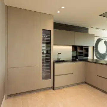 Ikkil Bay Estepona – Exclusive Key Ready luxury apartments located front line beach in Estepona with amazing sea views to Africa. Picture 32