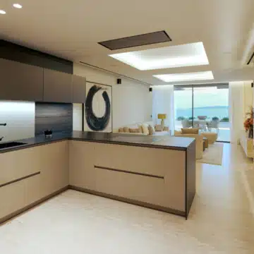 Ikkil Bay Estepona – Exclusive Key Ready luxury apartments located front line beach in Estepona with amazing sea views to Africa. Picture 50