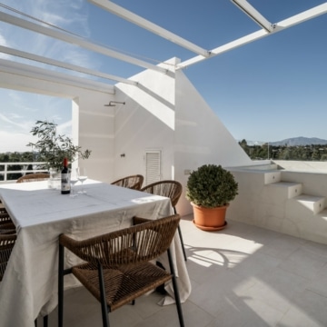 Modern penthouse with breathtaking sea and mountain views in Alcores del Golf, Nueva Andalucia Picture 18