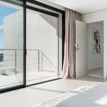 Contemporary villa within a secure gated community of Lomas de La Quinta, Benahavis Picture 17