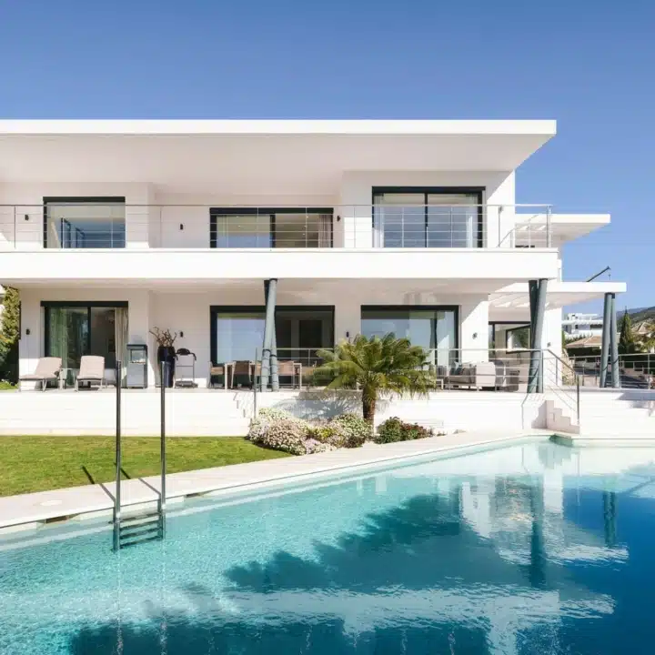 Contemporary villa within a secure gated community of Lomas de La Quinta, Benahavis Picture