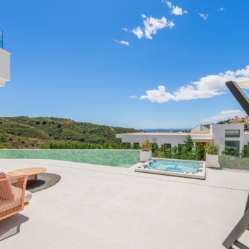 Brand new modern villa with stunning sea views in Lomas de la Quinta, Benahavis Picture 1