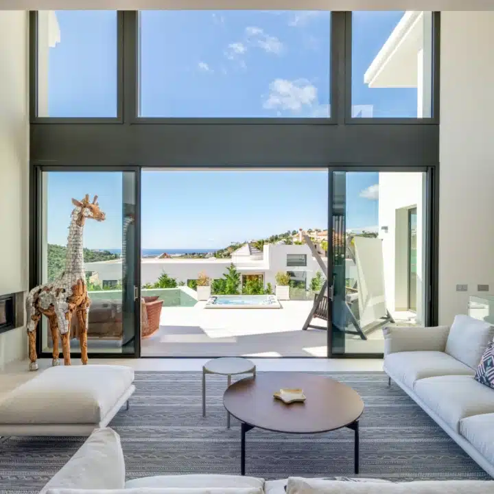 Brand new modern villa with stunning sea views in Lomas de la Quinta, Benahavis Picture
