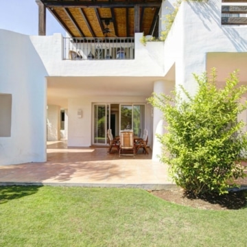 Magnificent front-line groundfloor apartment in Alcazaba beach, Estepona Picture 8