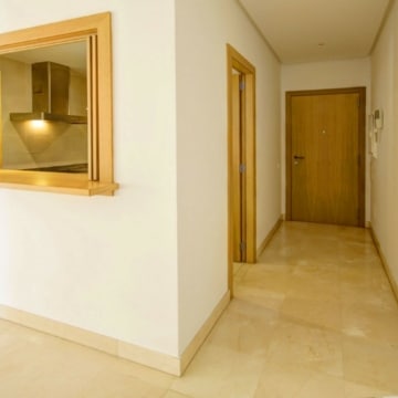 Magnificent front-line groundfloor apartment in Alcazaba beach, Estepona Picture 7