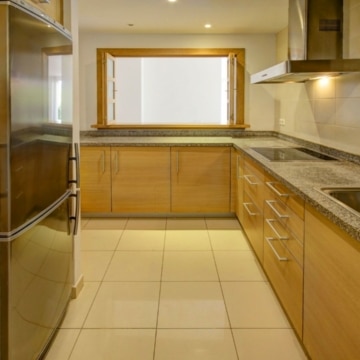 Magnificent front-line groundfloor apartment in Alcazaba beach, Estepona Picture 3