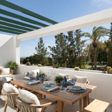 Stunning frontline golf apartment in Las Terrazas de La Quinta, Benahavis Picture 14