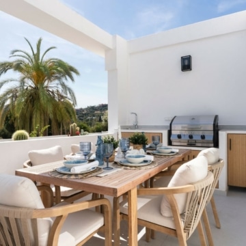 Stunning frontline golf apartment in Las Terrazas de La Quinta, Benahavis Picture 0