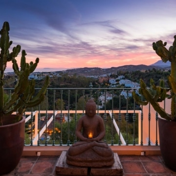 Stunning duplex penthouse with panoramic sea views in Monte Halcones, Benahavis Picture 25