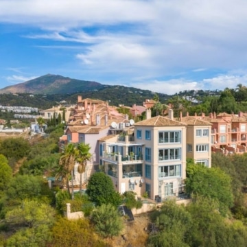 Stunning duplex penthouse with panoramic sea views in Monte Halcones, Benahavis Picture 16