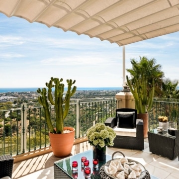Stunning duplex penthouse with panoramic sea views in Monte Halcones, Benahavis Picture 19