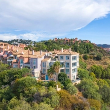 Stunning duplex penthouse with panoramic sea views in Monte Halcones, Benahavis Picture 20