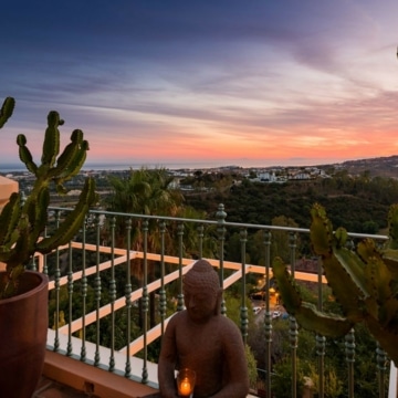 Stunning duplex penthouse with panoramic sea views in Monte Halcones, Benahavis Picture 24