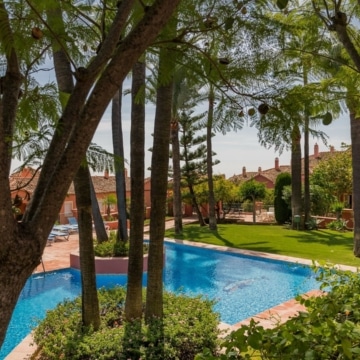 Stunning duplex penthouse with panoramic sea views in Monte Halcones, Benahavis Picture 3