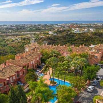 Stunning duplex penthouse with panoramic sea views in Monte Halcones, Benahavis Picture 32