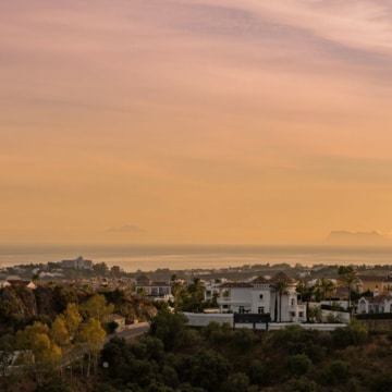 Stunning duplex penthouse with panoramic sea views in Monte Halcones, Benahavis Picture 35