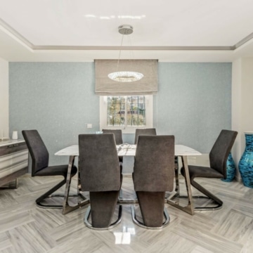 Frontline beach 3-bedroom townhouse with stunning sea views in Garden Beach, Estepona Picture 19