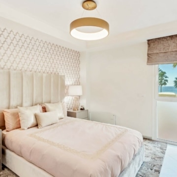 Frontline beach 3-bedroom townhouse with stunning sea views in Garden Beach, Estepona Picture 4