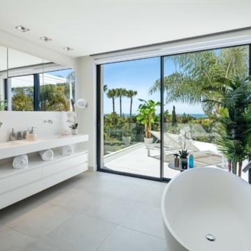 Modern villa with stunning sea and mountain views in Marbesa, Marbella East Picture 18