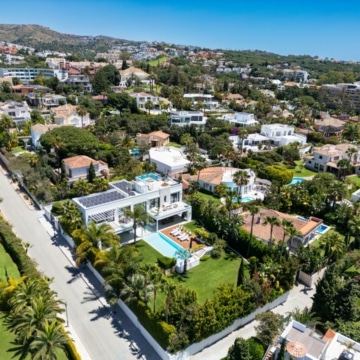 Modern villa with stunning sea and mountain views in Marbesa, Marbella East Picture 30