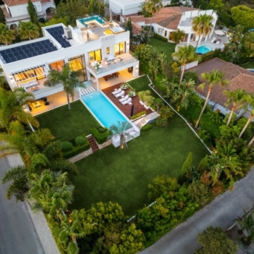 Modern villa with stunning sea and mountain views in Marbesa, Marbella East Picture 35