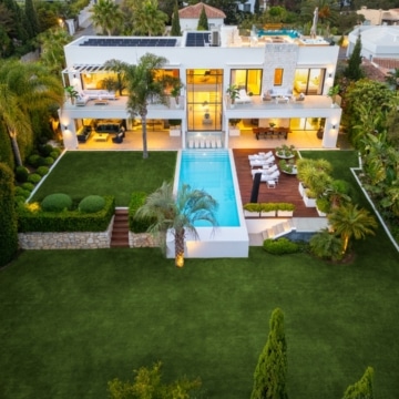 Modern villa with stunning sea and mountain views in Marbesa, Marbella East Picture 36