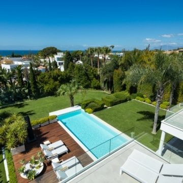 Modern villa with stunning sea and mountain views in Marbesa, Marbella East Picture 10
