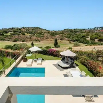 Stunning semi-detached villa with glorious sea views in Cabopino, Marbella Picture 18
