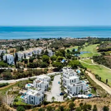 Stunning semi-detached villa with glorious sea views in Cabopino, Marbella Picture 29