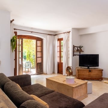 First Line Beach Corner Townhouse in Estepona Picture 11