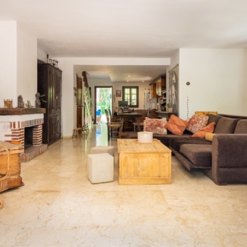First Line Beach Corner Townhouse in Estepona Picture 13