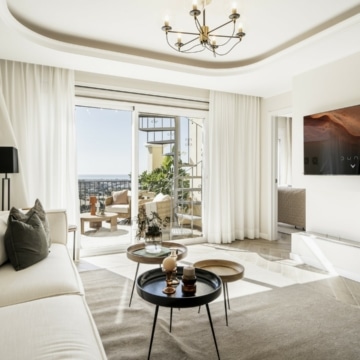 Beautiful penthouse with spacious terrace and stunning sea views in Benahavis Picture 0