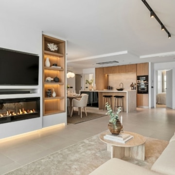 Luxury duplex penthouse with stunning golf course views in the heart of La Quinta, Benahavis Picture 1