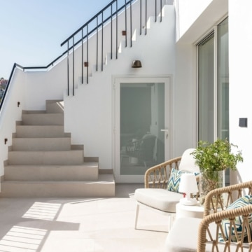 Luxury duplex penthouse with stunning golf course views in the heart of La Quinta, Benahavis Picture 20