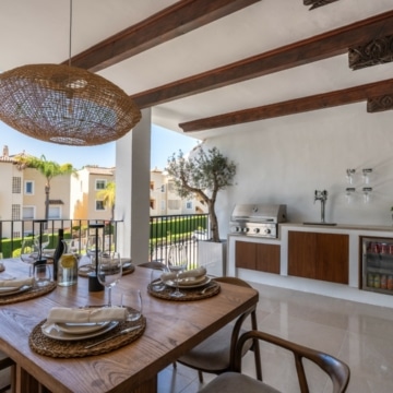 Newly refurbished duplex penthouse with sea views in Montepiedra, Marbella Golden Mile Picture 17