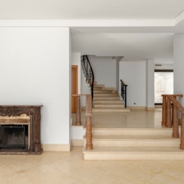 Magnificent 5-bedroom villa with partial sea views in Altos de Puente Romano, Marbella Golden Mile Picture 10
