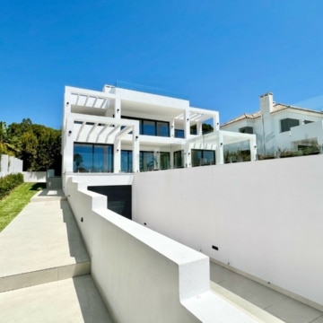 New built elegant villa in a privileged location of Elviria, Marbella Picture 22