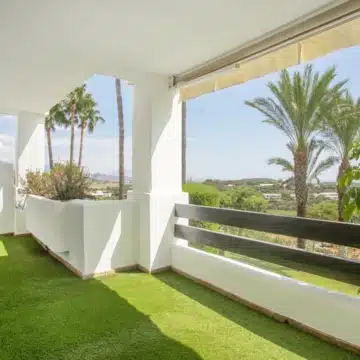 Beautiful 2-bedrooms front-line golf apartment in Finca Cortesin, Casares Picture 10