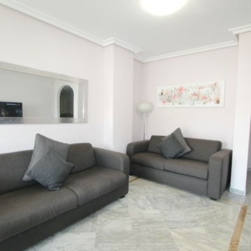 Beautiful 2-bedroom apartment in the popular urbanisation of Locrimar, Nueva Andalucia Picture 18