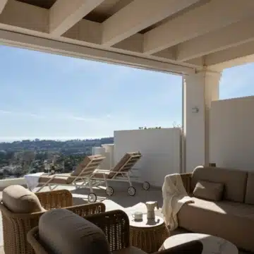 Modern 2-bedroom apartment in the gated community of 9 Lions Residences in Nueva Andalucia Picture 2