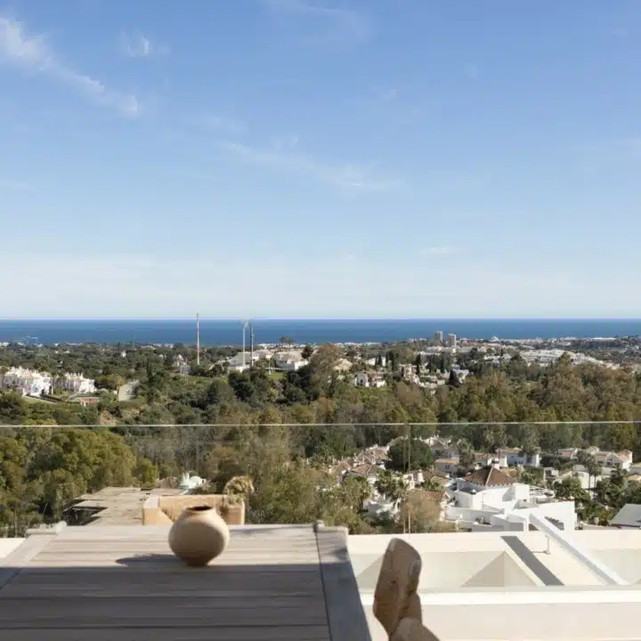 Modern 2-bedroom apartment in the gated community of 9 Lions Residences in Nueva Andalucia Picture