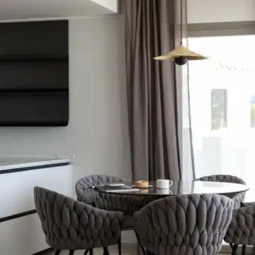 Modern 2-bedroom apartment in the gated community of 9 Lions Residences in Nueva Andalucia Picture 12