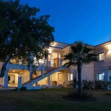 Majestic 5-bedroom detached villa with panoramic views in La Mairena, Marbella Picture 20